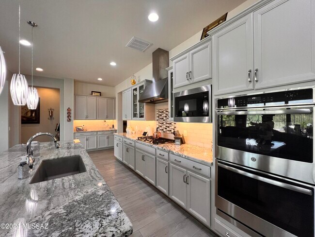 Building Photo - 13289 N Rainbow Cactus Ct