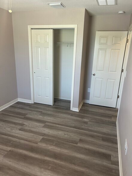 Building Photo - 6832 Holly Heath Dr