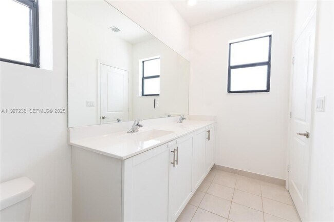 Building Photo - 25185 SW 108th Ave