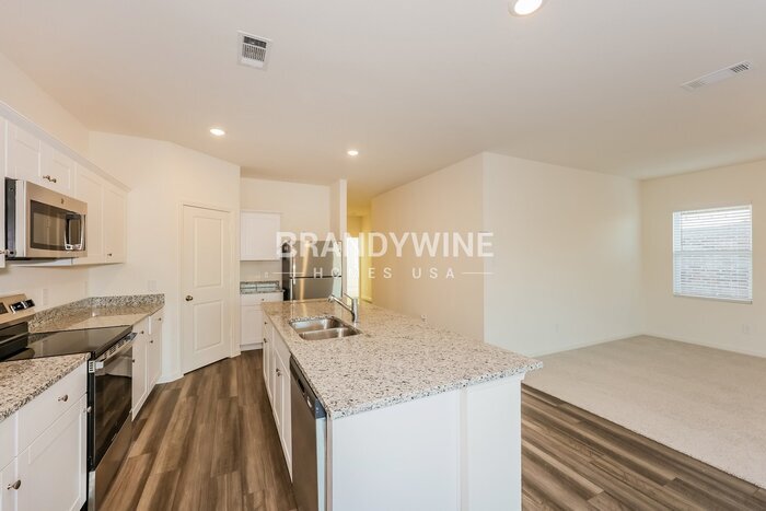 Building Photo - 8336 Sniptoe Dr