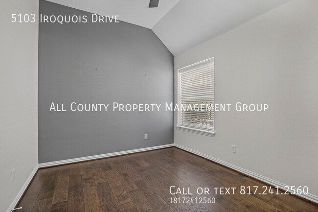 Building Photo - 5103 Iroquois Dr