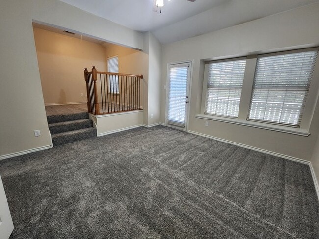 Building Photo - Gorgeous 2 story 3-bedroom 2.5-bath townhouse centrally located in Dallas Fort Worth metroplex