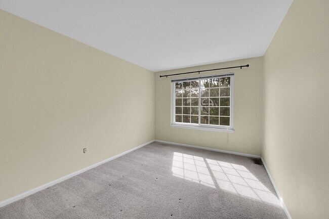 Building Photo - $2,670.95 - 2-bed. 2.5-bath Townhome in Westminster with In Unit Laundry!