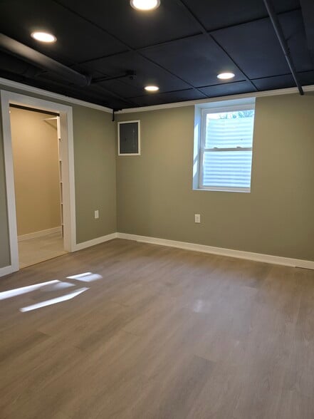 Building Photo - 10535 W Spring Green Rd