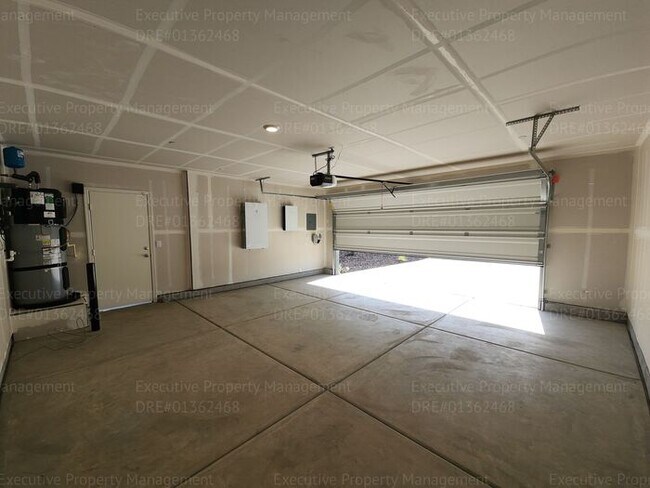 Building Photo - 4 bedroom 3 bathroom corner lot home near Gosford Rd/ McKee Rd