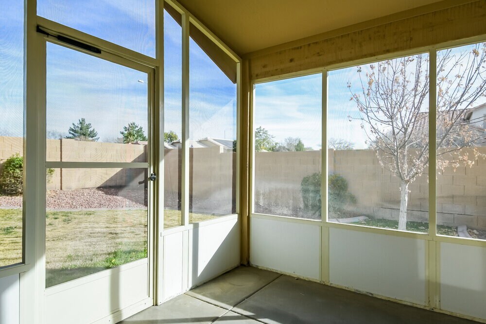 Building Photo - 9528 W Clara Ln