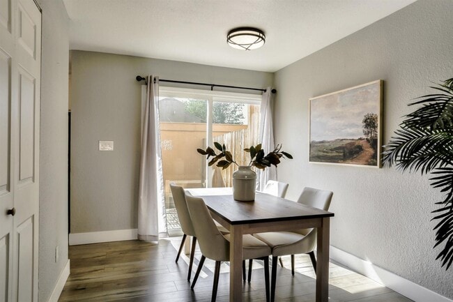 Building Photo - 5997 Bamford Dr