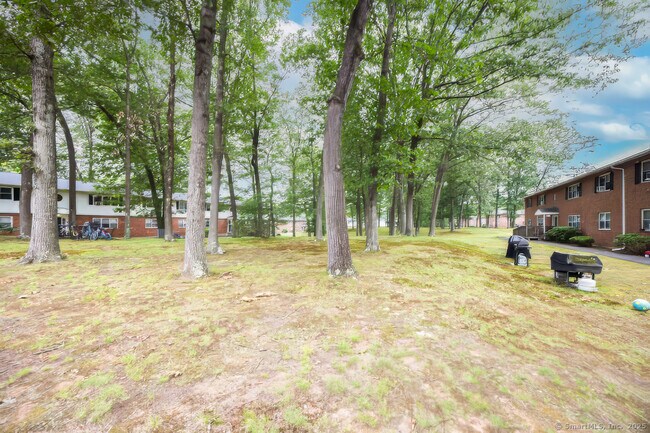 Building Photo - 486 Oak Ave