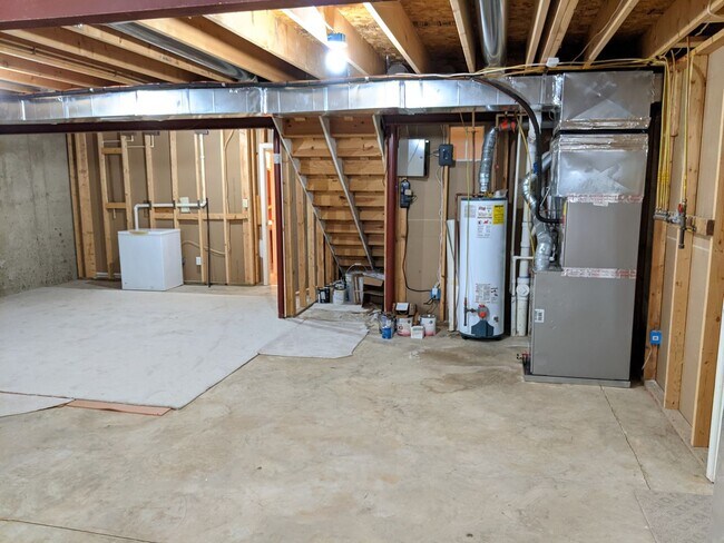 Building Photo - 403 McClellan Dr