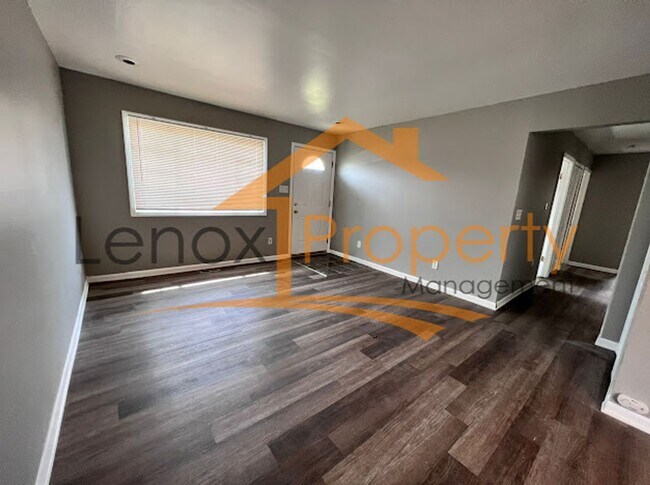 Building Photo - 3 Bedroom Home In Westland $300 off First Month Rent