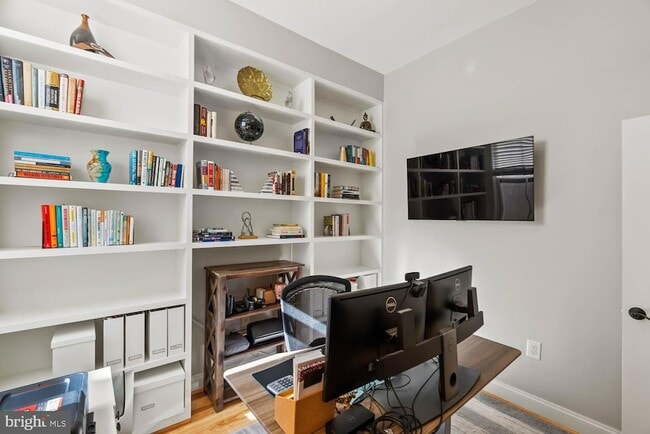 Building Photo - 1224 R St NW