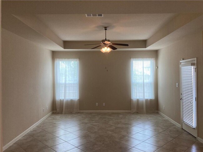 Building Photo - 307 Limestone Creek