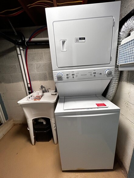 Building Photo - 1201 S 24th St