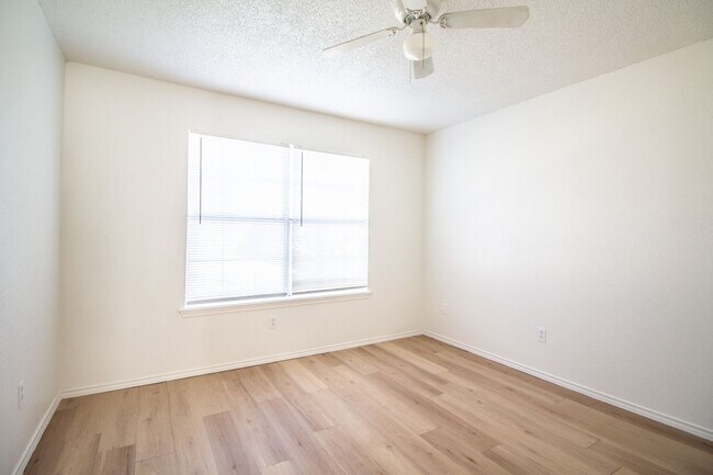 Building Photo - Great 3 bedroom 2 bathroom house in South Lubbock!