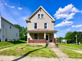 Building Photo - 1819 E Washington St