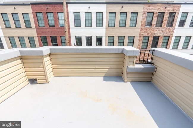 Building Photo - WOW brand new with Deck