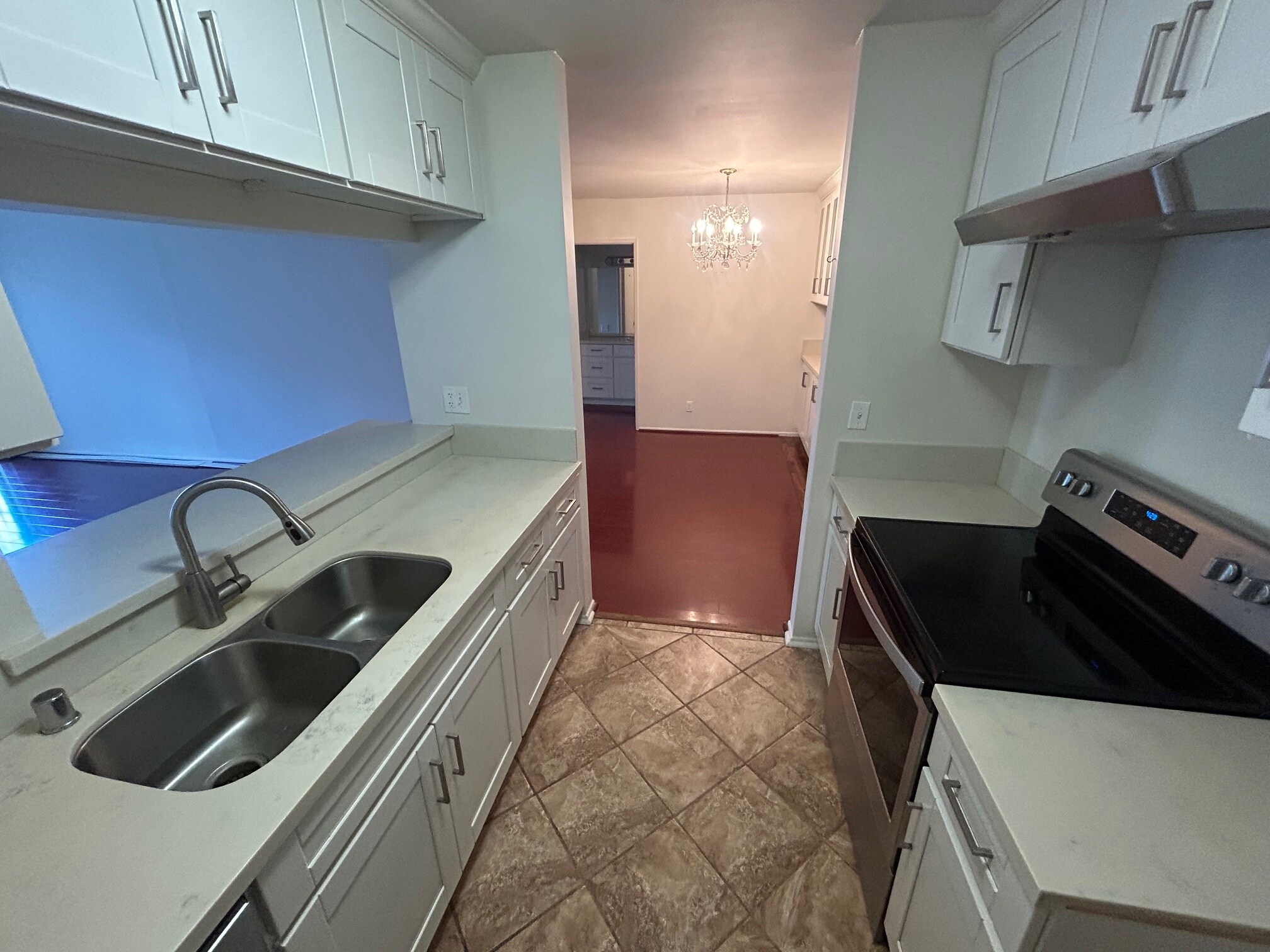 Building Photo - 5460 White Oak Ave