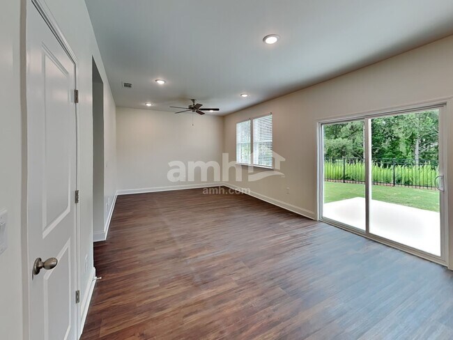 Building Photo - 3741 Blackshear Pl