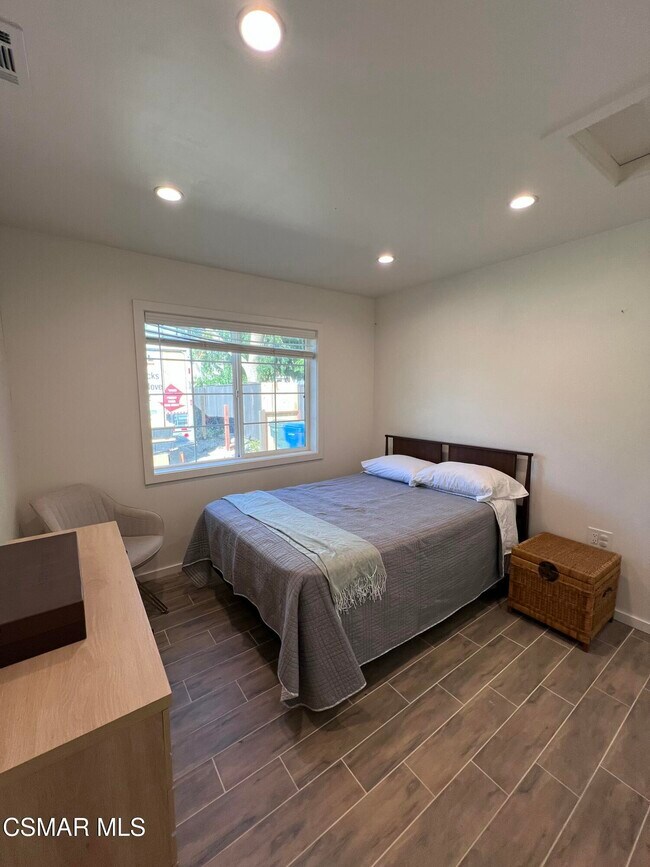 Building Photo - 3076 Los Robles Rd