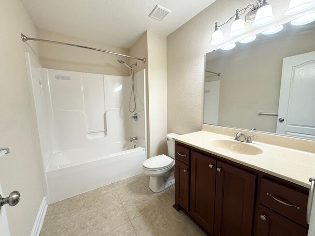 Building Photo - 125 Tulip Tree Dr