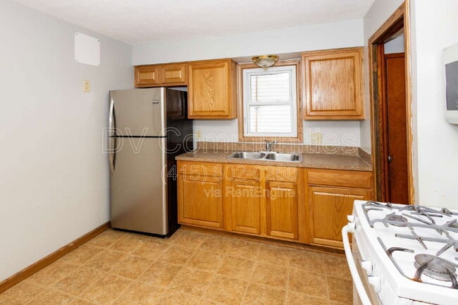 Building Photo - 5048 Claremont Blvd