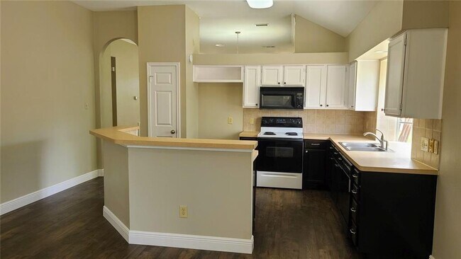 Building Photo - 2517 Jacqueline Dr