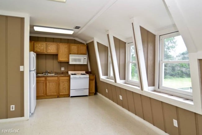 Building Photo - 140 Echo Trl