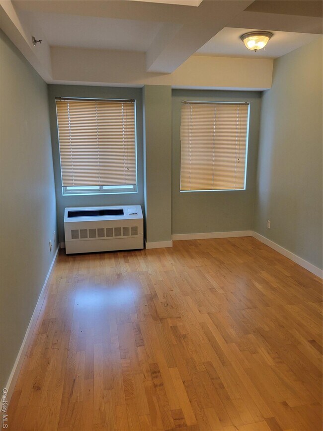 Building Photo - 143-20 Hoover Ave