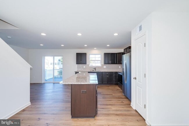 Building Photo - 192 Ludgate Mnr