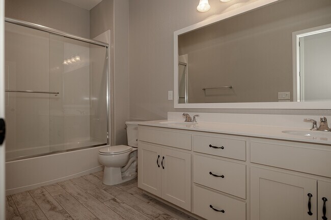 Building Photo - 196 E Main Ave