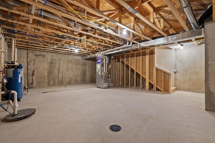 Building Photo - 4995 Marsh Rd