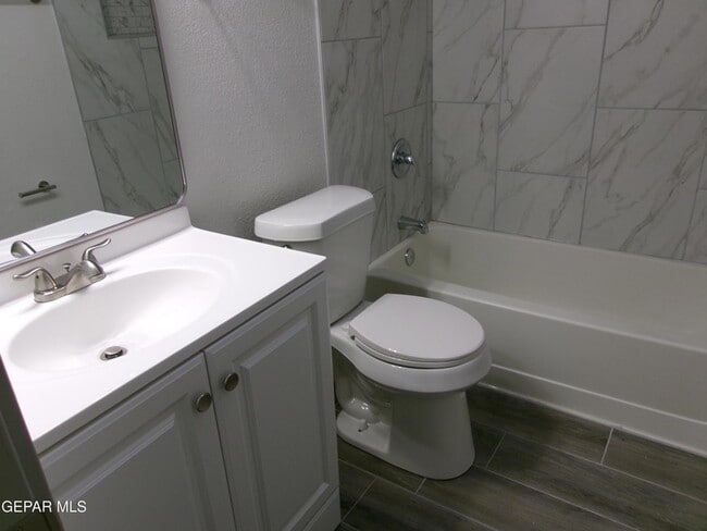 Building Photo - 7013 Echo Cliffs Dr