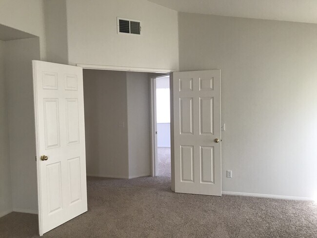 Building Photo - Ready Now! Cul-De-Sac Murrieta Beauty!!