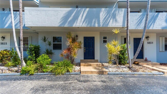 Building Photo - 3827 NE 166th St