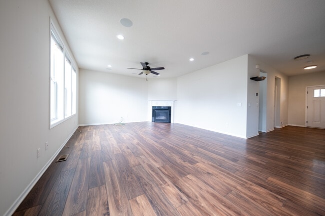 Building Photo - 9183 Lighthouse Ln