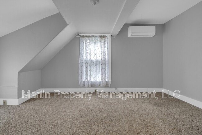 Building Photo - 102 Orange St