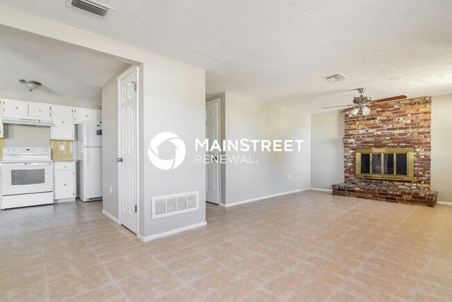 Building Photo - 3 Bedroom Pet-Friendly Home in Holiday, FL with Main Street Renewal
