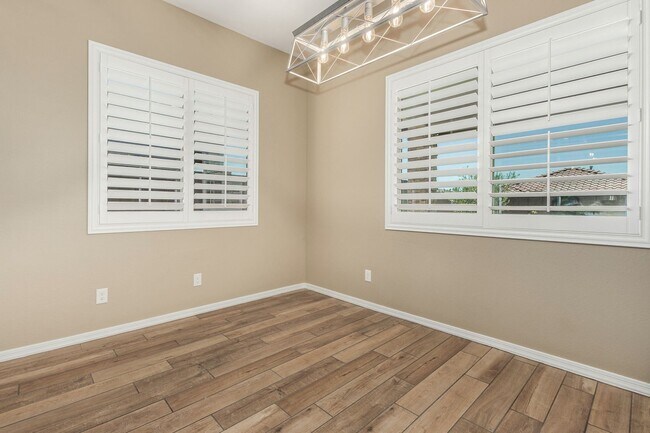 Building Photo - Beautiful 3 bedroom with pool in Cantamia!