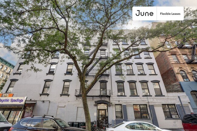 Building Photo - 226 E 7th St