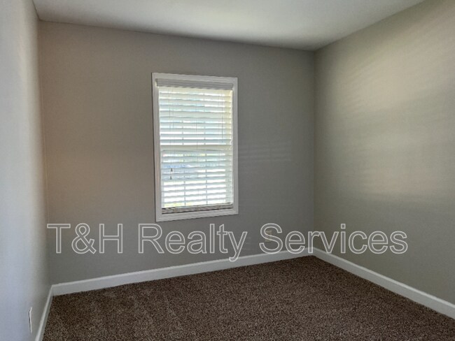 Building Photo - 8238 Wysong Dr