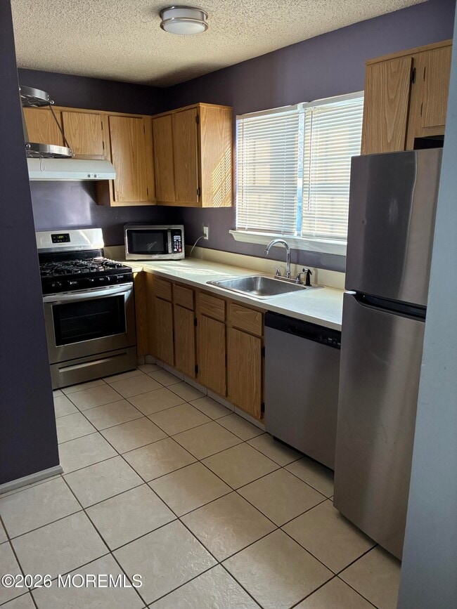 Building Photo - 43 Jaffreyton Close