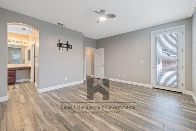 Building Photo - 3169 Brickfield Ave