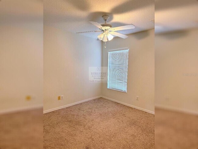 Building Photo - 7851 Foxgrove Dr