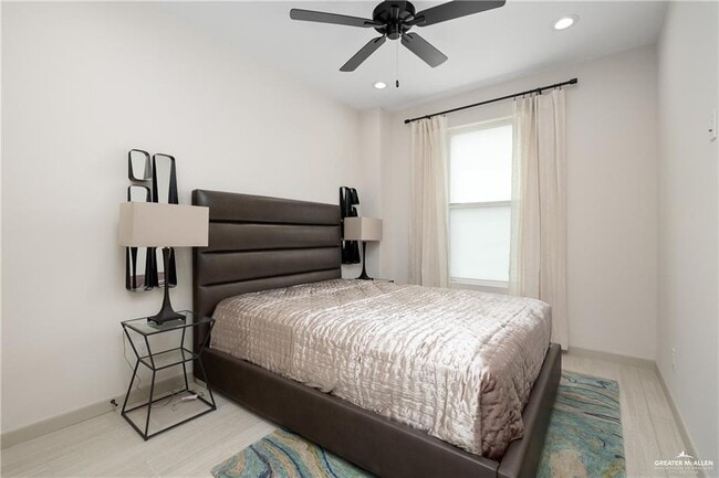 Building Photo - 22 Canary Ave