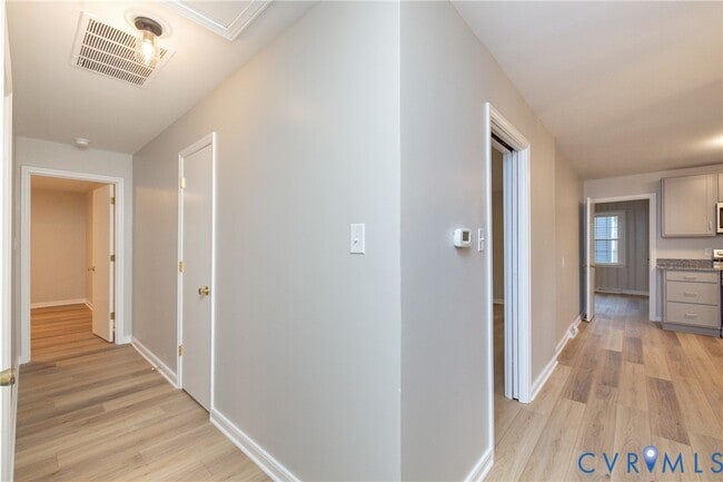 Building Photo - 609 Willomett Ave