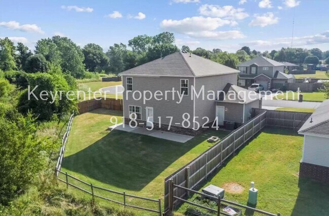 Building Photo - 3 Bed | 2.5 Bath in Broken Arrow!