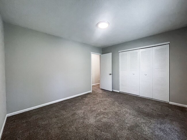 Building Photo - 709 54th St