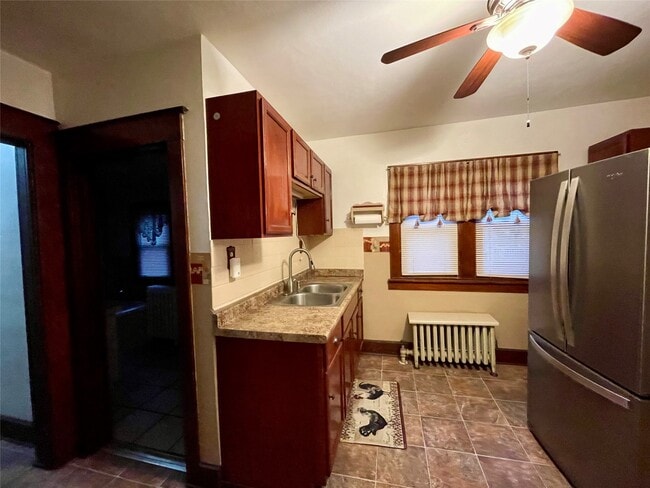 Building Photo - 112 N Roosevelt Ave