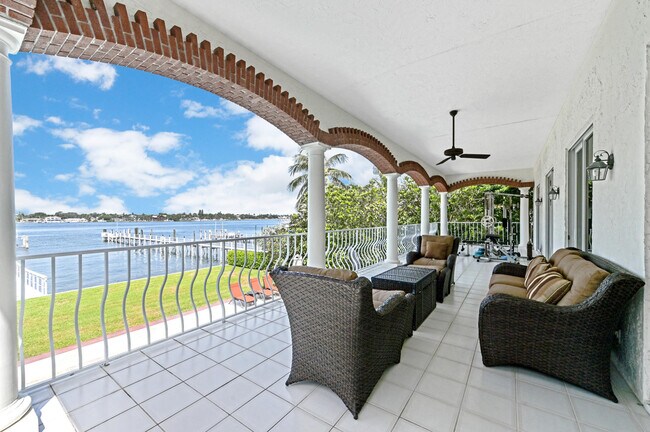 Building Photo - 825 Marbella Ln