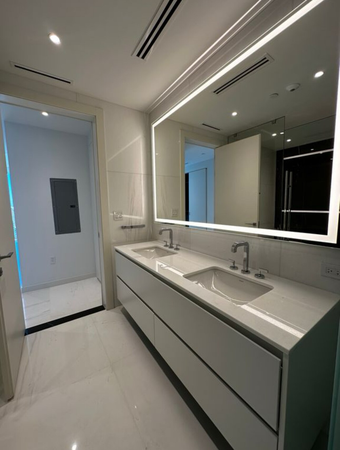 Building Photo - 2921 SW 38th Ct